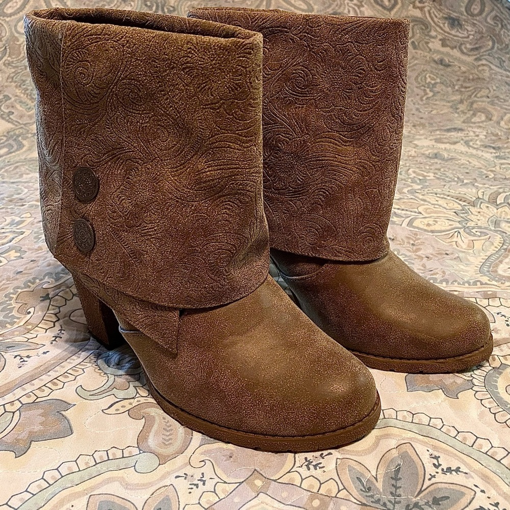 Muk Luks booties; size 9